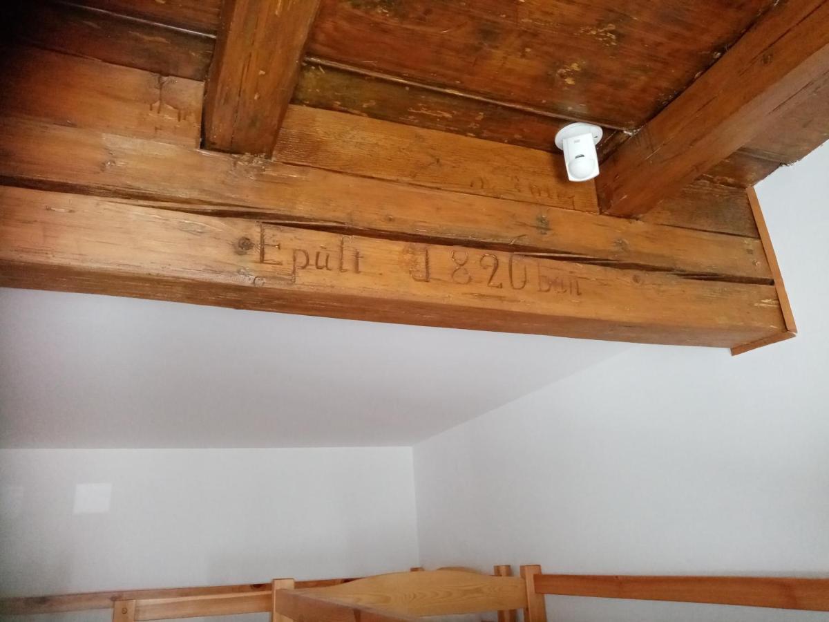 Almosdi Topart Vendeghaz Екстериор снимка